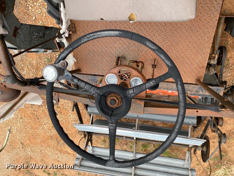 image for item KE9455 1959 Gleaner A  combine