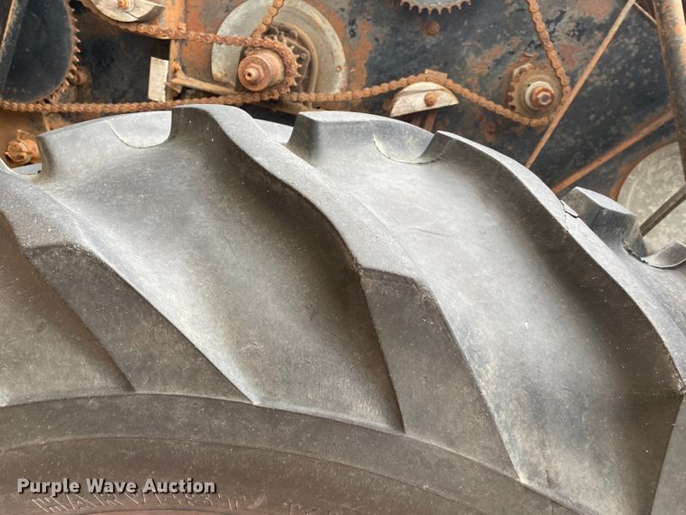 image for item KE9455 1959 Gleaner A  combine