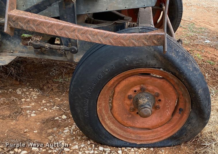 image for item KE9455 1959 Gleaner A  combine
