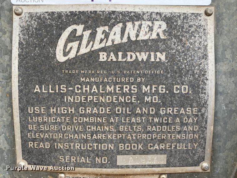 image for item KE9455 1959 Gleaner A  combine