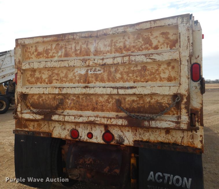 image for item KJ9585 1998 International 9400  dump truck