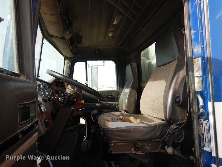 image for item KJ9585 1998 International 9400  dump truck