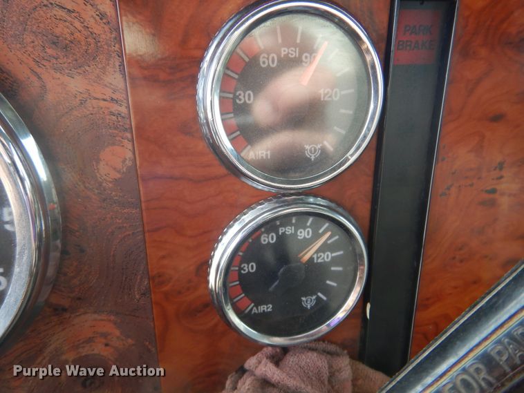 image for item KJ9585 1998 International 9400  dump truck