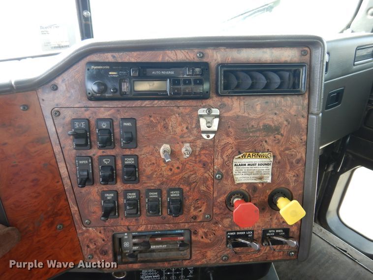 image for item KJ9585 1998 International 9400  dump truck