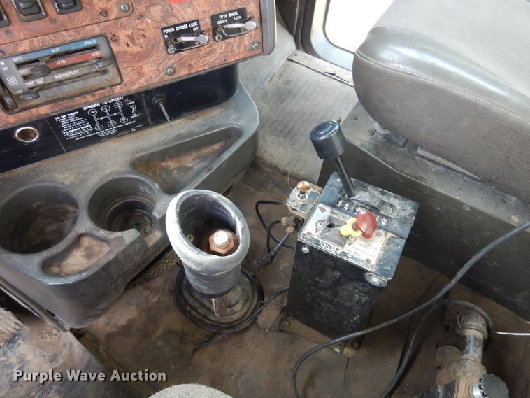 image for item KJ9585 1998 International 9400  dump truck