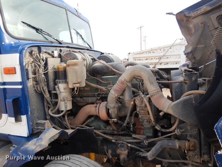 image for item KJ9585 1998 International 9400  dump truck