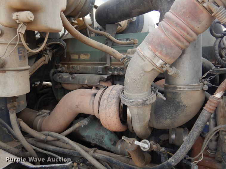 image for item KJ9585 1998 International 9400  dump truck