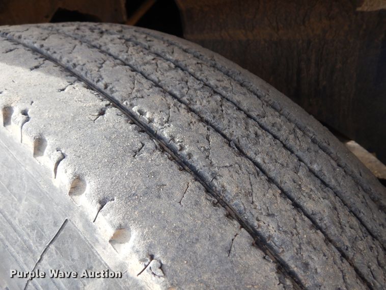 image for item KJ9585 1998 International 9400  dump truck