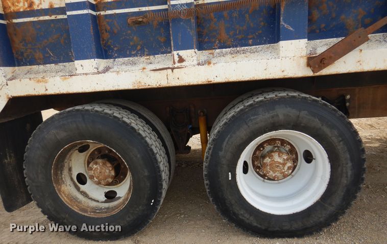 image for item KJ9585 1998 International 9400  dump truck