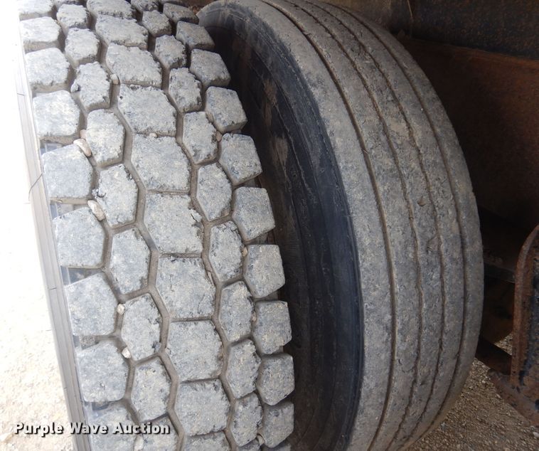 image for item KJ9585 1998 International 9400  dump truck