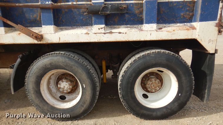 image for item KJ9585 1998 International 9400  dump truck