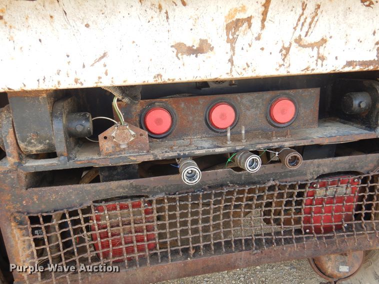 image for item KJ9586 1991 International 4900  dump truck