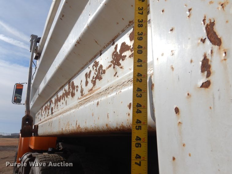 image for item KJ9586 1991 International 4900  dump truck