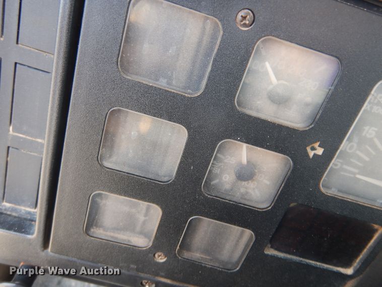 image for item KJ9586 1991 International 4900  dump truck