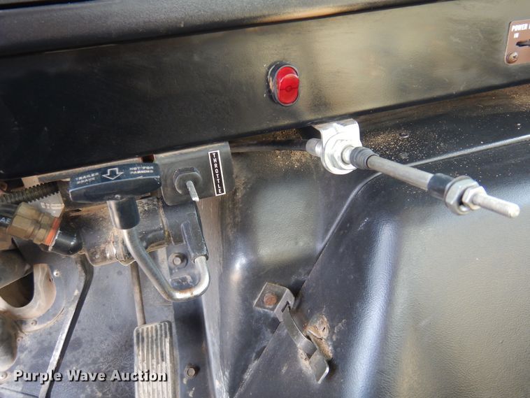 image for item KJ9586 1991 International 4900  dump truck