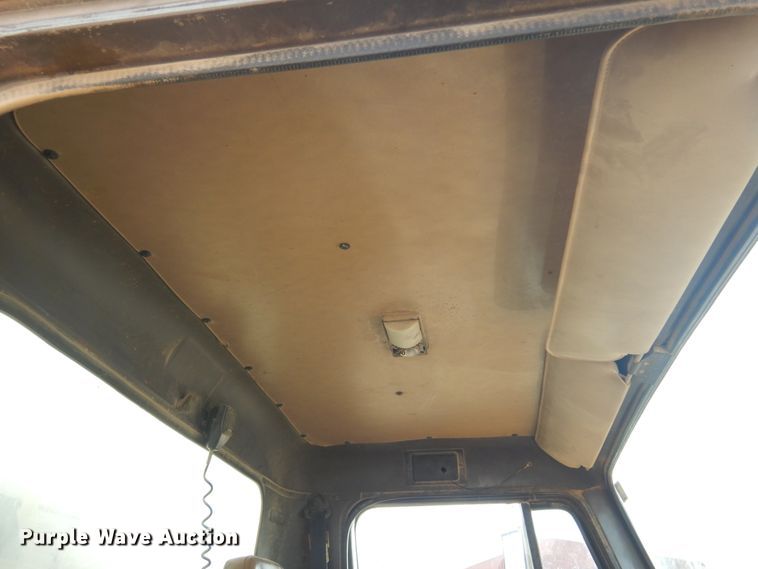 image for item KJ9586 1991 International 4900  dump truck
