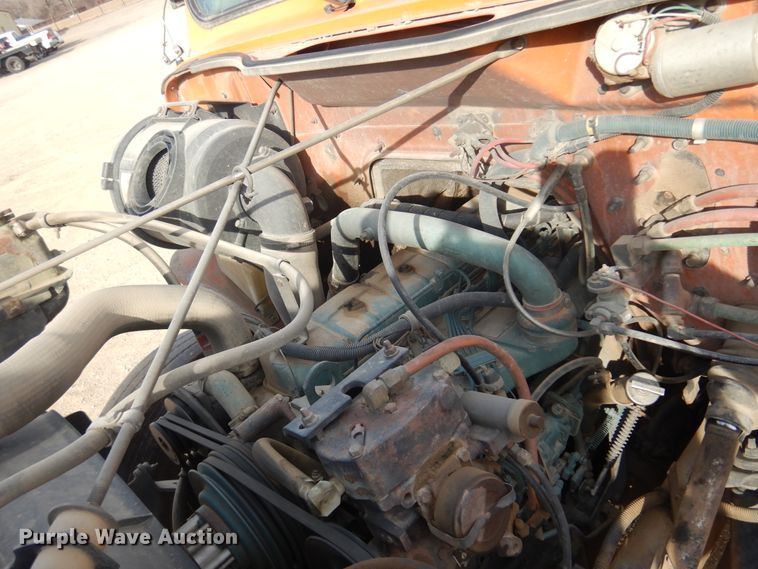 image for item KJ9586 1991 International 4900  dump truck