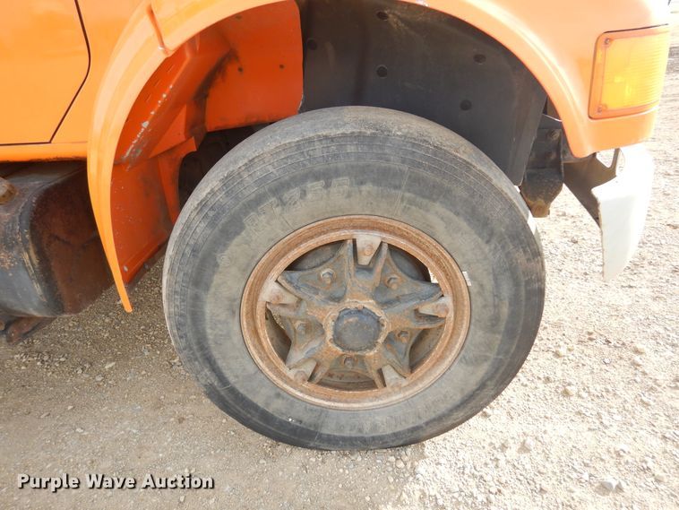 image for item KJ9586 1991 International 4900  dump truck