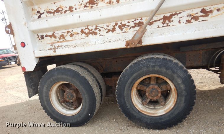 image for item KJ9586 1991 International 4900  dump truck