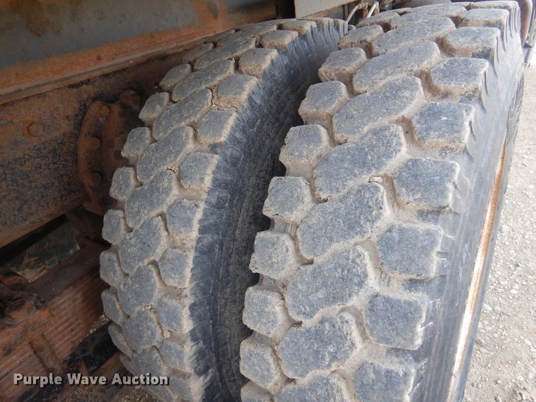 image for item KJ9586 1991 International 4900  dump truck