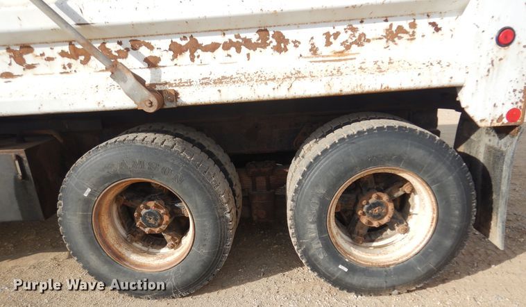 image for item KJ9586 1991 International 4900  dump truck