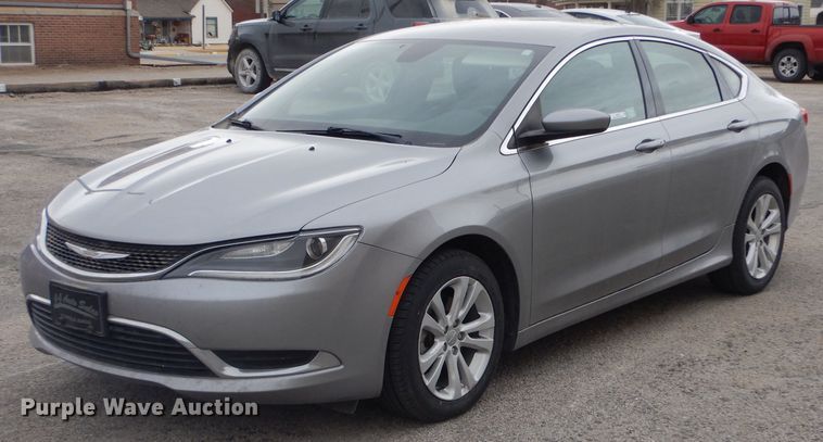 image for item LJ9839 2015 Chrysler 200