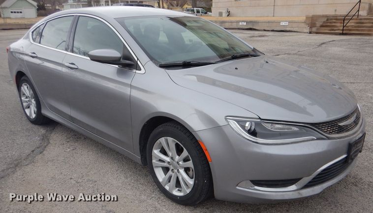 image for item LJ9839 2015 Chrysler 200