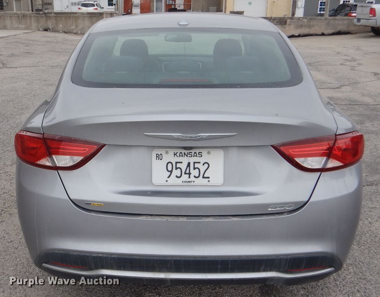 image for item LJ9839 2015 Chrysler 200