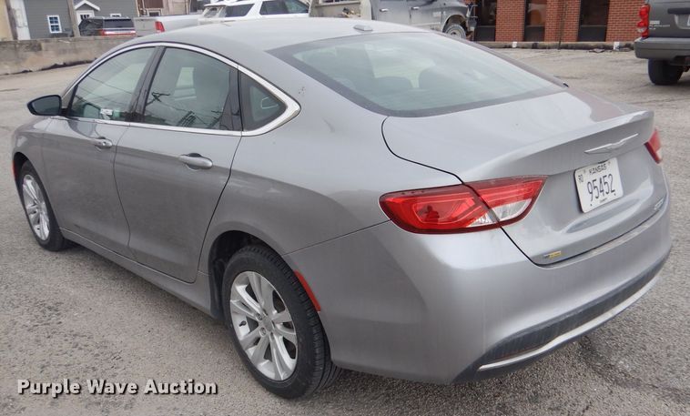 image for item LJ9839 2015 Chrysler 200