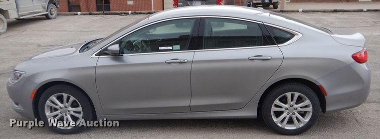 image for item LJ9839 2015 Chrysler 200