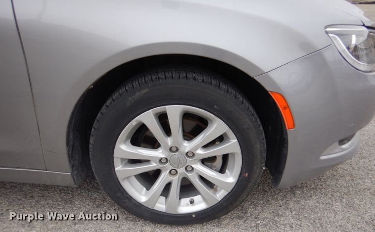 image for item LJ9839 2015 Chrysler 200