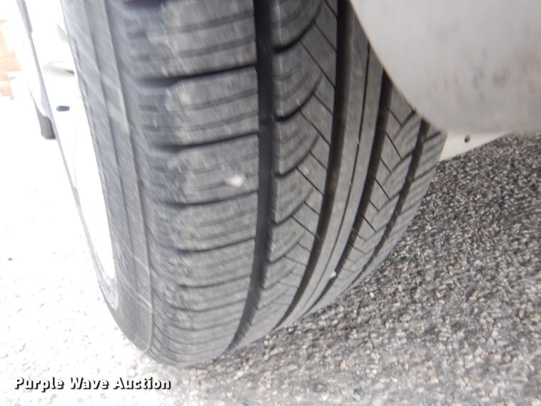 image for item LJ9839 2015 Chrysler 200