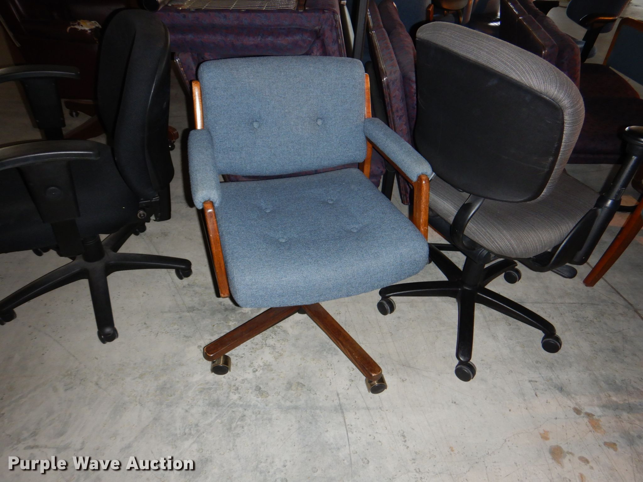 Furniture in Lincoln, NE Item JJ9247 for sale Purple Wave