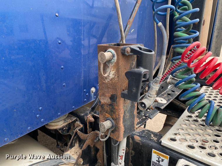 image for item DJ7590 2001 Kenworth T600  semi truck