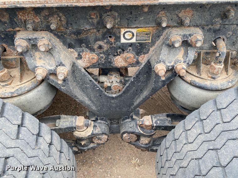 image for item DJ7590 2001 Kenworth T600  semi truck