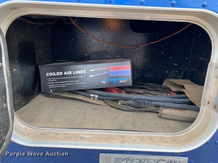 image for item DJ7590 2001 Kenworth T600  semi truck