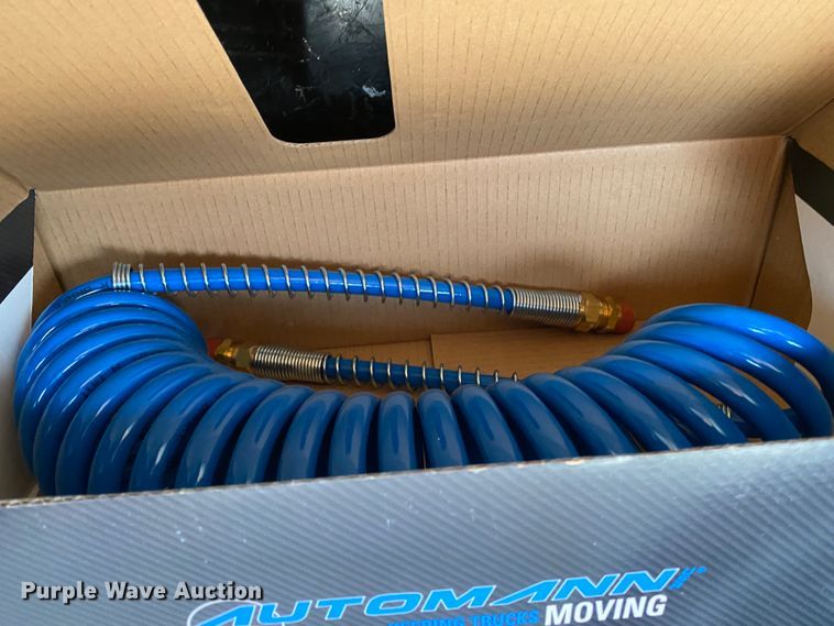 image for item DJ7590 2001 Kenworth T600  semi truck