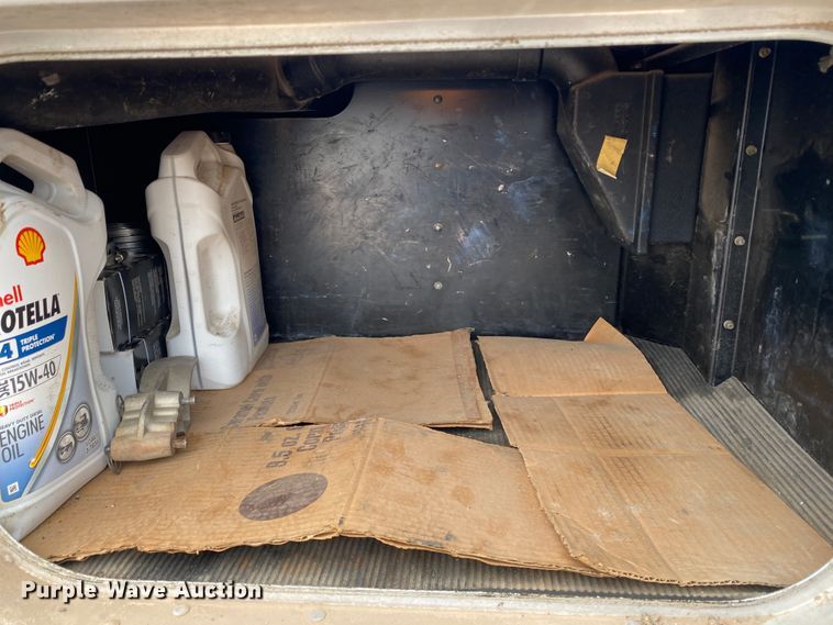 image for item DJ7590 2001 Kenworth T600  semi truck