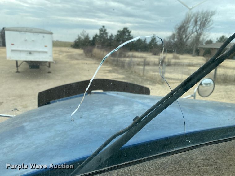 image for item DJ7590 2001 Kenworth T600  semi truck