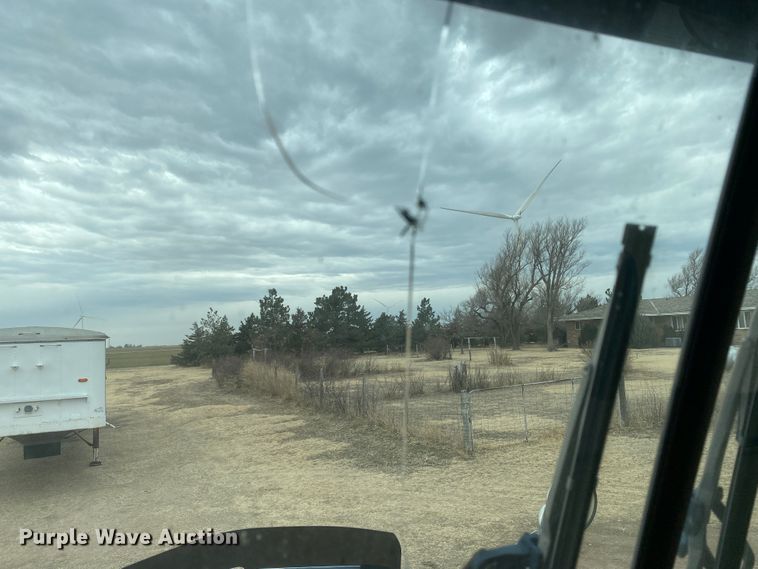 image for item DJ7590 2001 Kenworth T600  semi truck