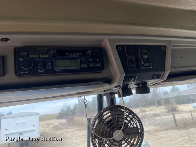 image for item DJ7590 2001 Kenworth T600  semi truck