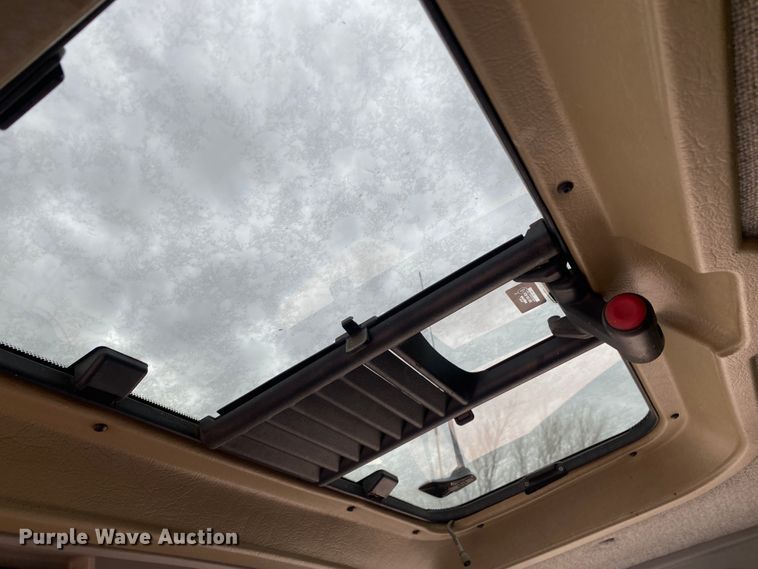 image for item DJ7590 2001 Kenworth T600  semi truck