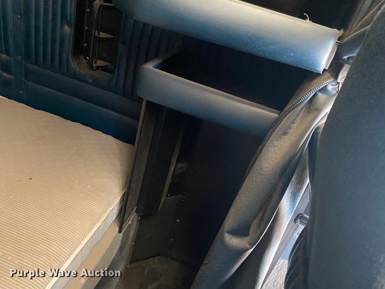 image for item DJ7590 2001 Kenworth T600  semi truck