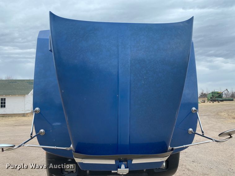 image for item DJ7590 2001 Kenworth T600  semi truck