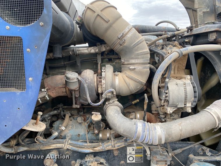 image for item DJ7590 2001 Kenworth T600  semi truck