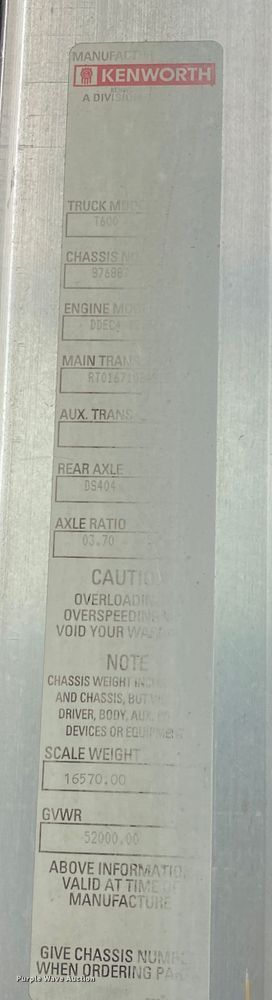 image for item DJ7590 2001 Kenworth T600  semi truck