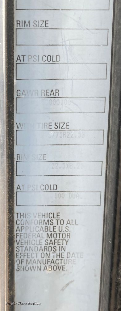 image for item DJ7590 2001 Kenworth T600  semi truck