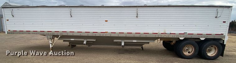 image for item DJ7591 1982 Timpte  grain trailer