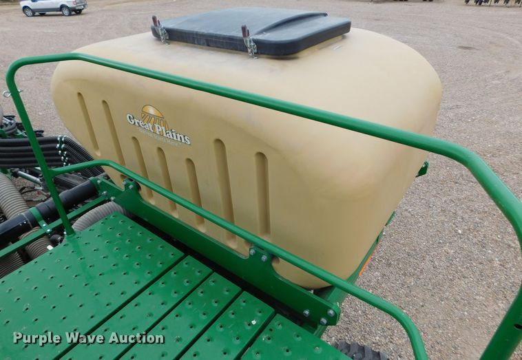 image for item DJ7629 2013 Great Plains YP2425A-2430  no-till planter