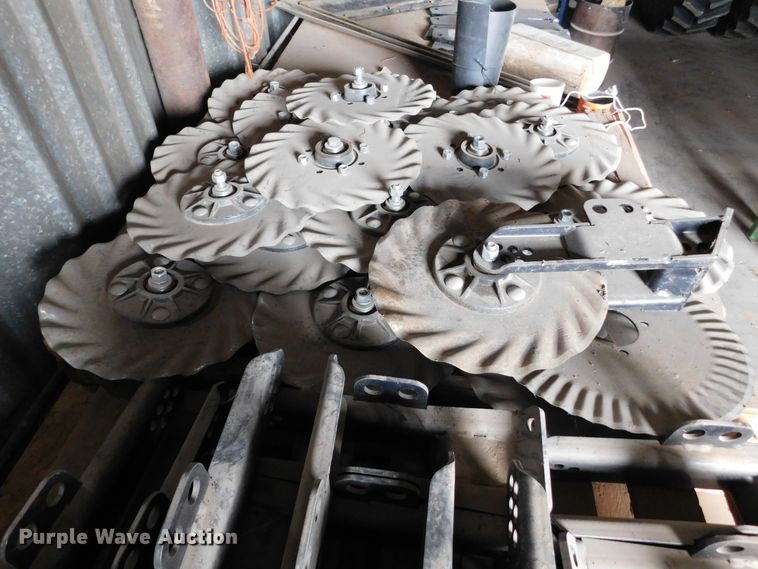 image for item DJ7629 2013 Great Plains YP2425A-2430  no-till planter